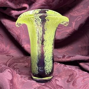 Vintage Teleflora art Glass Vase tulip style, green and purple